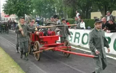 Międzynarodowe Zawody Sikawek Konnych "Trzebiat&oacute;w 2012" 1