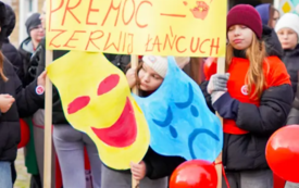 Galeria aktualności Marsz &bdquo;Przemoc rodzi przemoc &ndash; przerwij łańcuch&rdquo; przeszedł ulicami Trzebiatowa 1