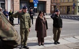 Galeria aktualności Pamięć o Ofiarach Katastrofy Smoleńskiej - Hołd dla generała Stanisława "Nałęcz" Komornickiego 8