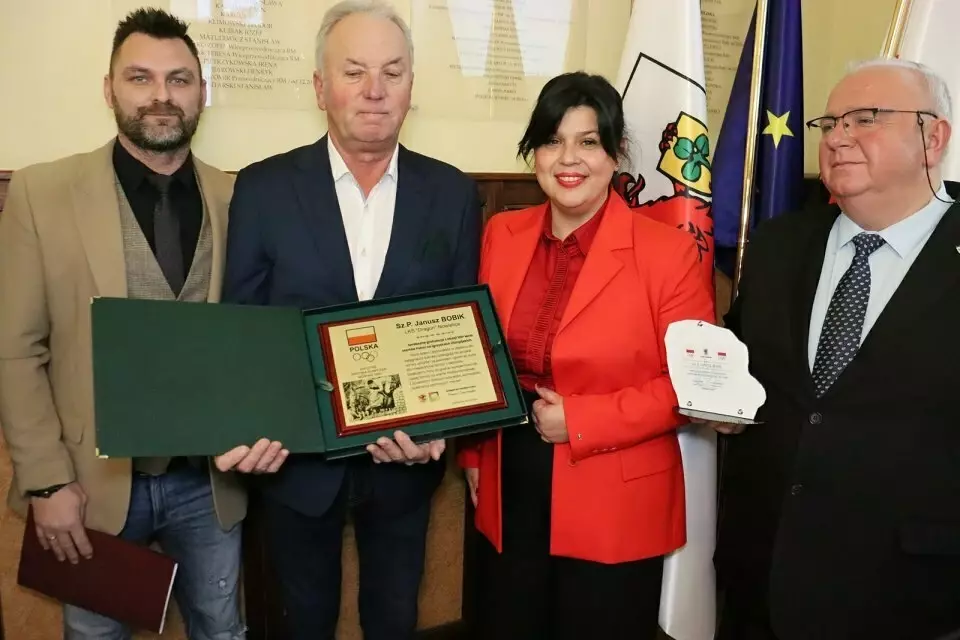 Zdjęcie do Uhonorowanie Janusza Bobika