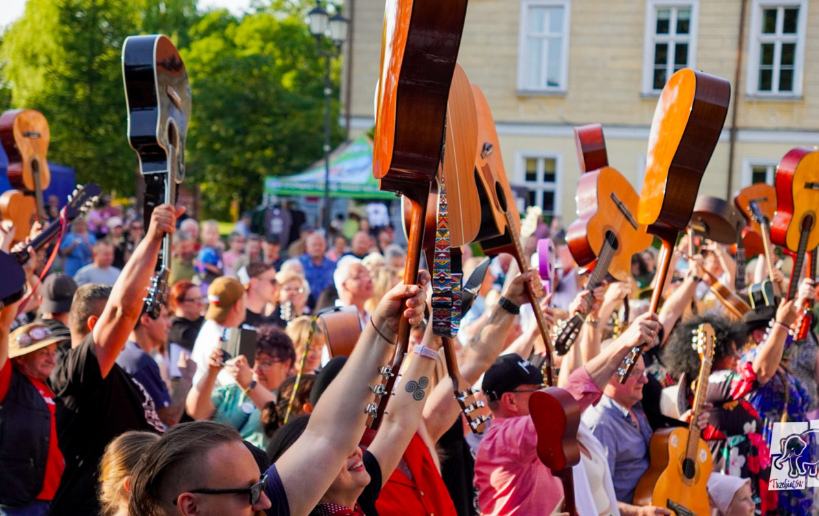 Zdjęcie do Piknik Motocyklowo-Rockowy &bdquo;SŁONINA 2025&rdquo; &ndash; moc silnik&oacute;w i rockowego brzmienia w Trzebiatowie!