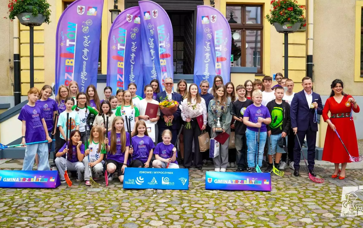 Zdjęcie do Gratulacje dla SUS Travel Jedynka Trzebiat&oacute;w &ndash; Mistrzyń Polski w Unihokeju!