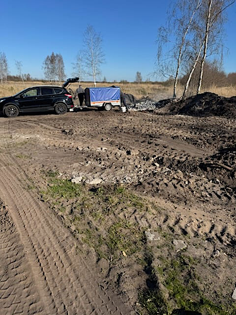Zdjęcie do Nielegalny wyw&oacute;z odpad&oacute;w budowlanych w Mrzeżynie
