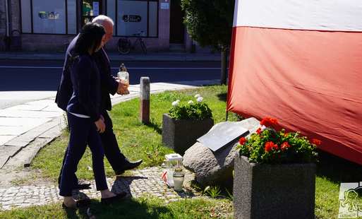Gmina Trzebiatów pamięta o bohaterach! Delegacja złożyła hołd przed Świętem Wojska Polskiego.