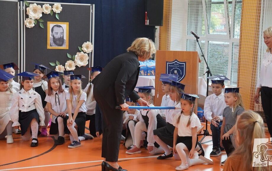 Ślubowanie pierwszoklasistów w szkołach podstawowych w Trzebiatowie