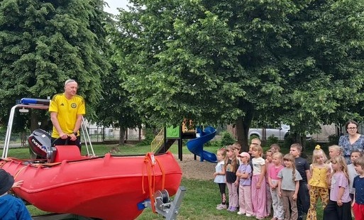 Spotkanie z ratownikami "Bezpieczne wakacje" - w Przedszkolu z Oddziałami Integracyjnymi im. Słonia nad Regą