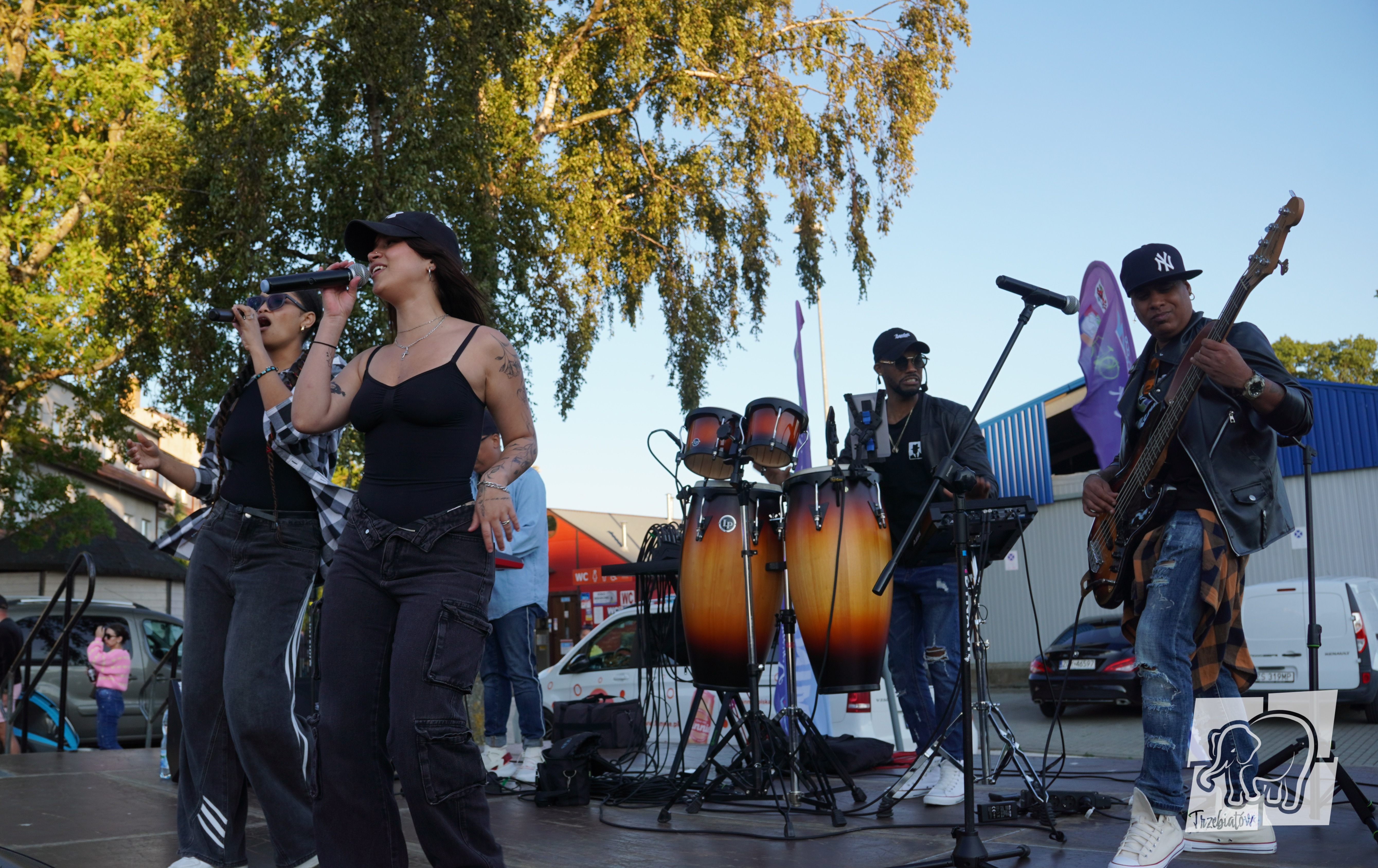 Zdjęcie do CO TO BYŁ ZA WIECZ&Oacute;R! PORT W MRZEŻYNIE W GORĄCYCH RYTMACH!